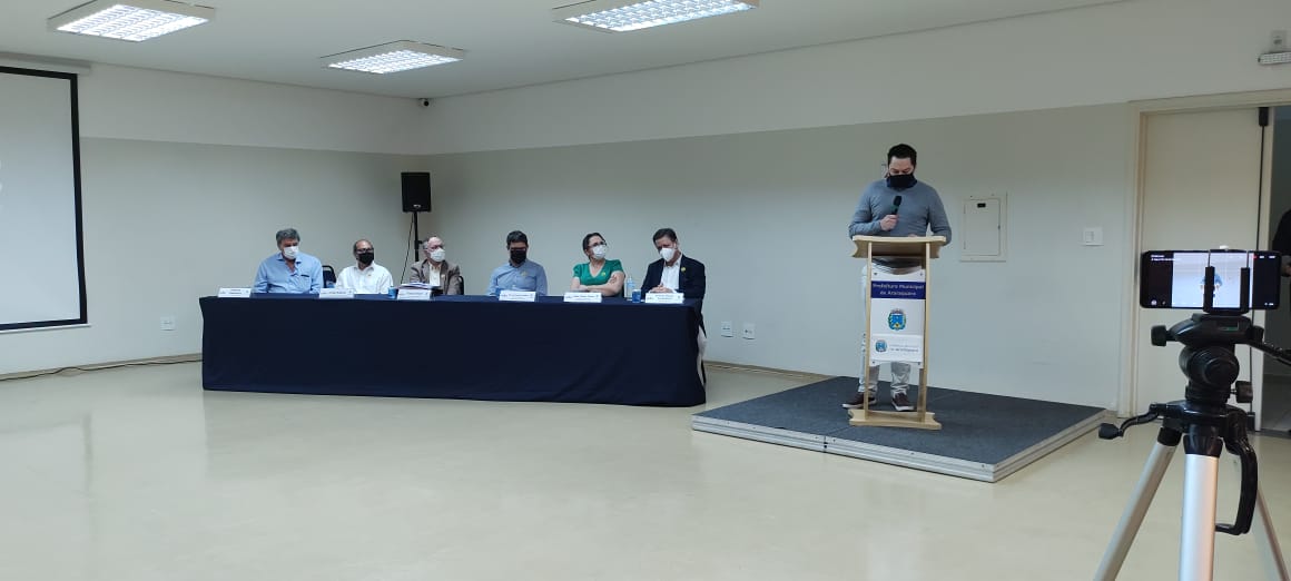 Foto 5 de 7 — Audiência debate Agrupamento Urbano Central